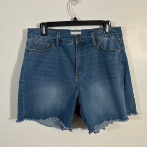 Crown & Ivy Jean Shorts Women’s Size 12 Medium Wash Frayed Hem Stretch Denim